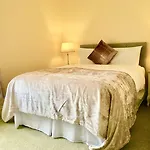 Baggot Court Townhouse Hotel