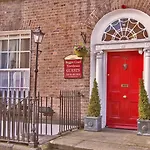 Baggot Court Townhouse Hotel