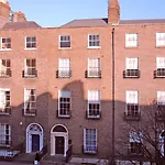 Baggot Court Townhouse 3*