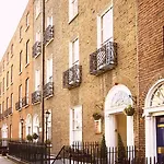 Baggot Court Townhouse Hotel 3*