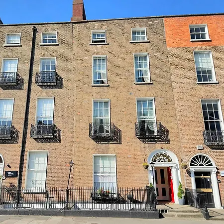 Baggot Court Townhouse Szálloda 3*