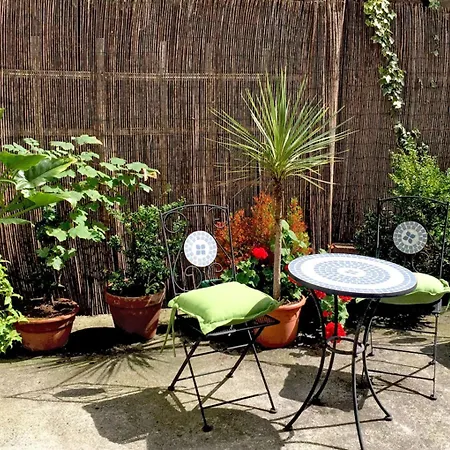 Baggot Court Townhouse 3*