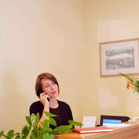 Baggot Court Townhouse Hotel Dublin