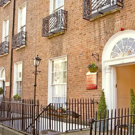 Baggot Court Townhouse 3* Dublin