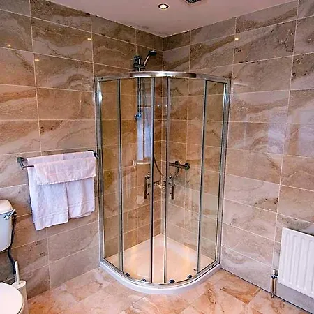 Baggot Court Townhouse 3*