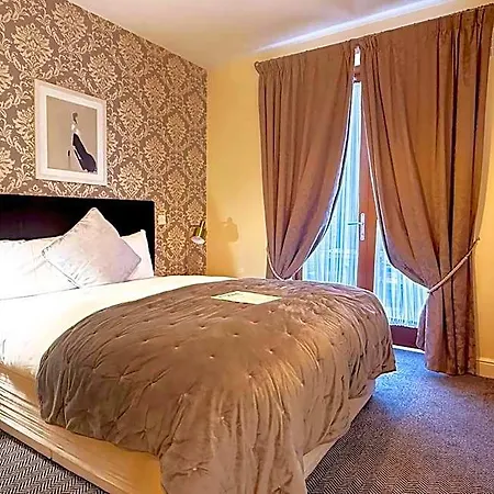 Baggot Court Townhouse Hotel Dublin