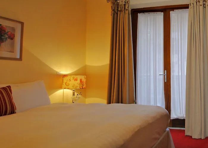 Baggot Court Townhouse Hotel