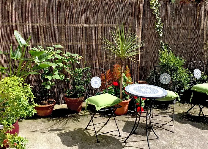 Baggot Court Townhouse 3*