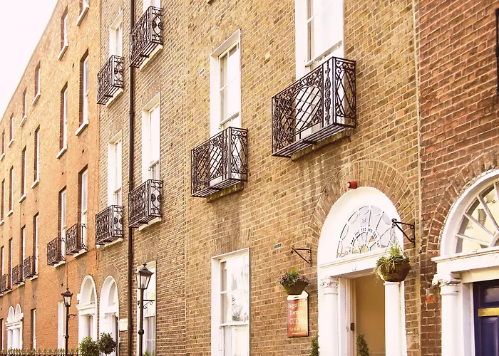 Baggot Court Townhouse Hotel 3*