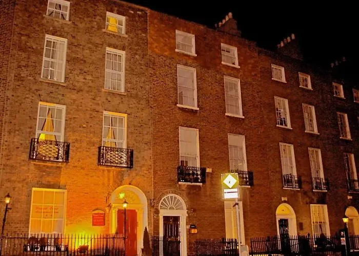 Baggot Court Townhouse 3*