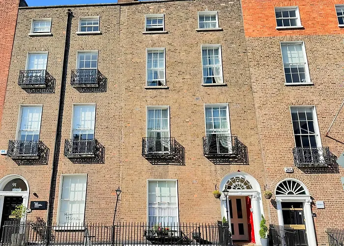 Baggot Court Townhouse Hotel 3*