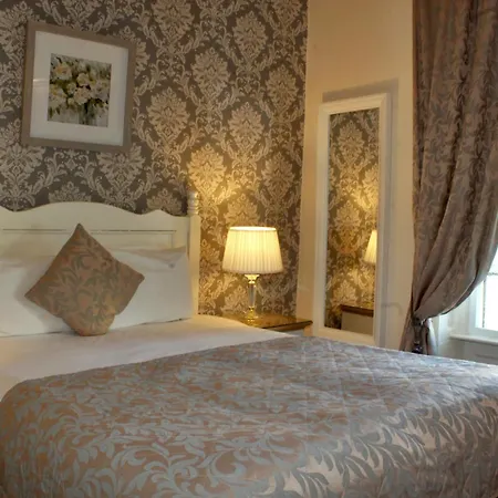 Baggot Court Townhouse 3*