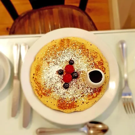 Baggot Court Townhouse